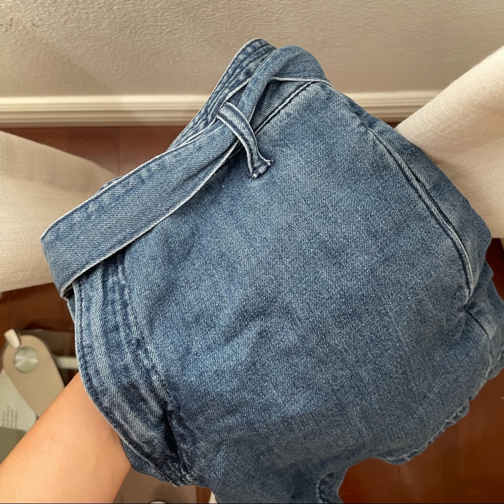 Gap Shorts - Picture 3 of 6